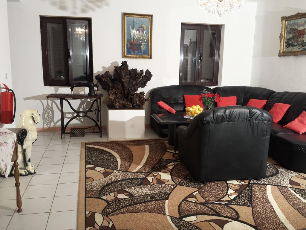 Apartments "Villa Mungos" Sobra Buitenkant foto