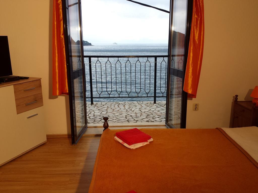 Apartments "Villa Mungos" Sobra Buitenkant foto