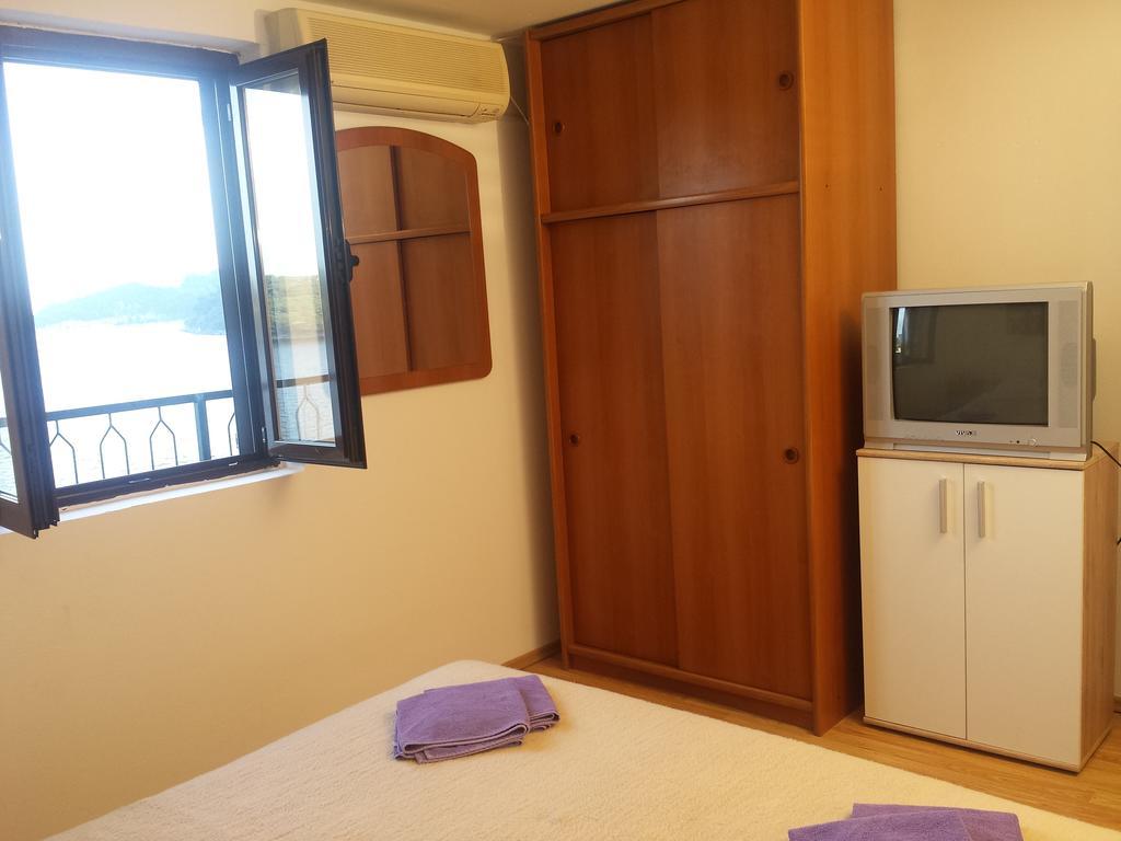 Apartments "Villa Mungos" Sobra Buitenkant foto