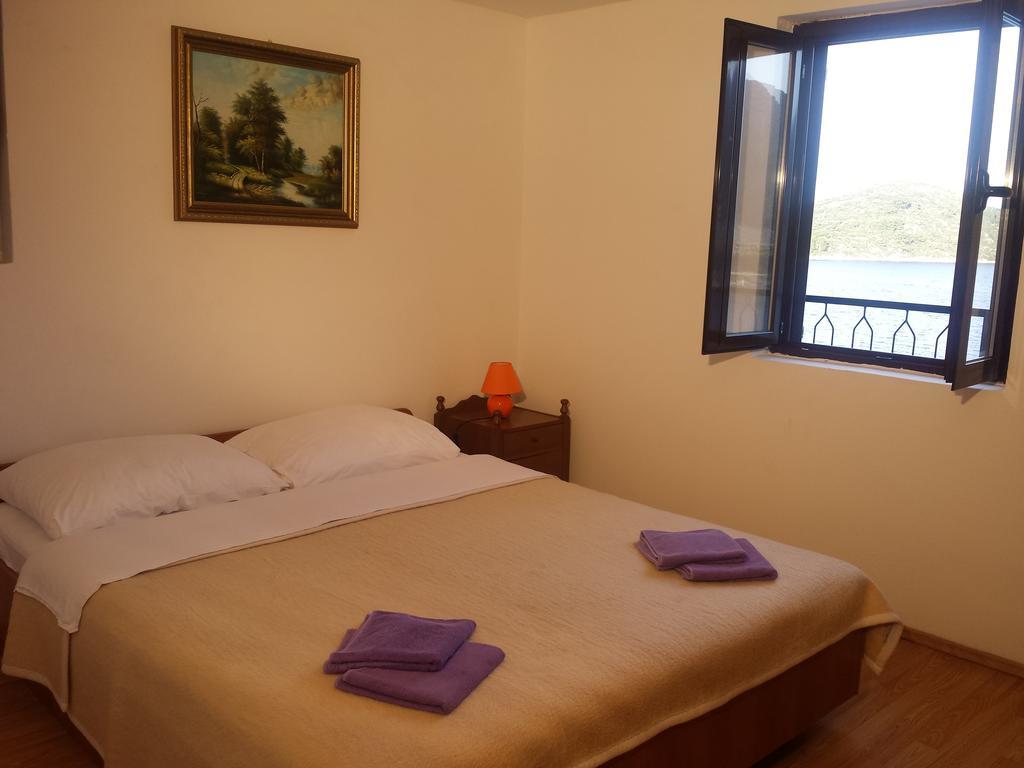 Apartments "Villa Mungos" Sobra Buitenkant foto