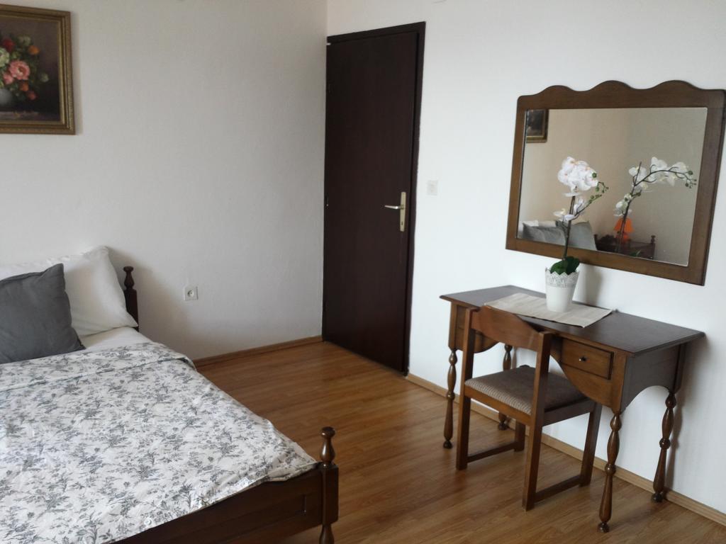 Apartments "Villa Mungos" Sobra Buitenkant foto