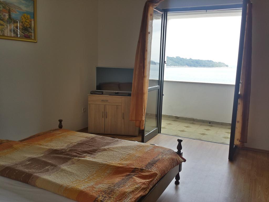 Apartments "Villa Mungos" Sobra Buitenkant foto