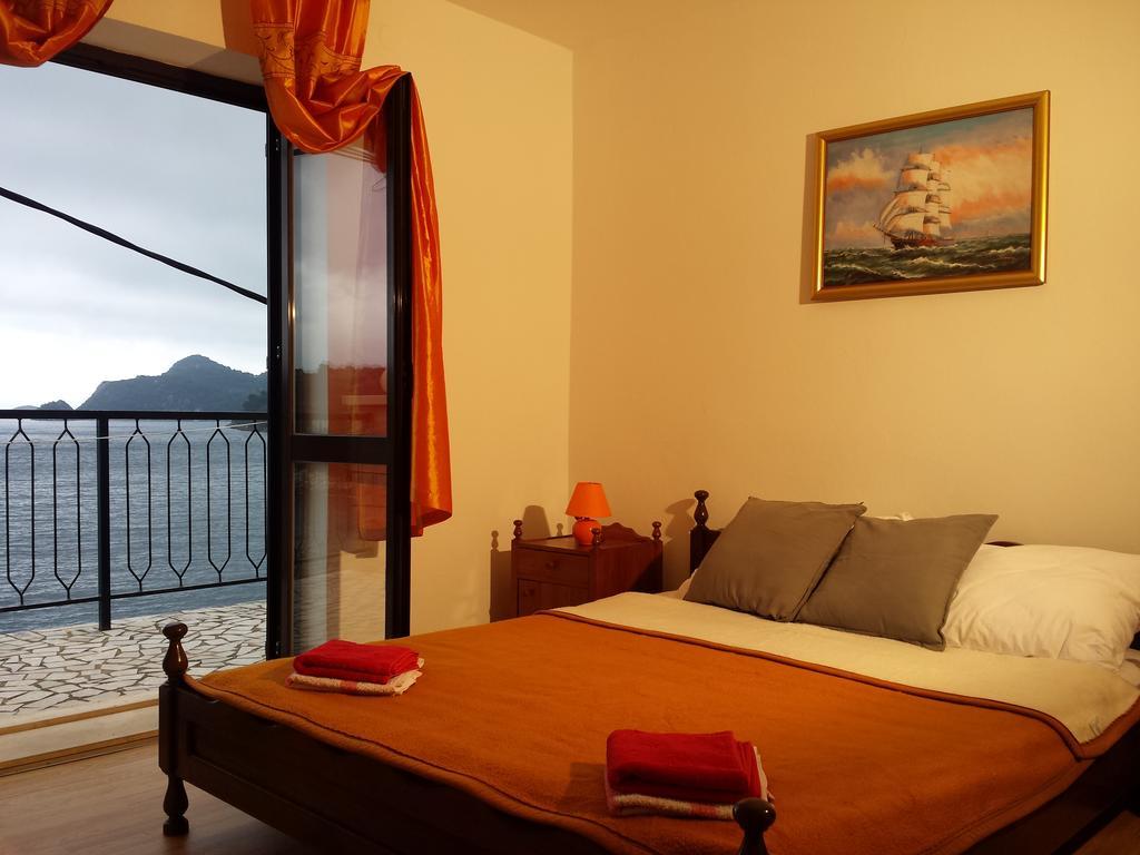 Apartments "Villa Mungos" Sobra Buitenkant foto