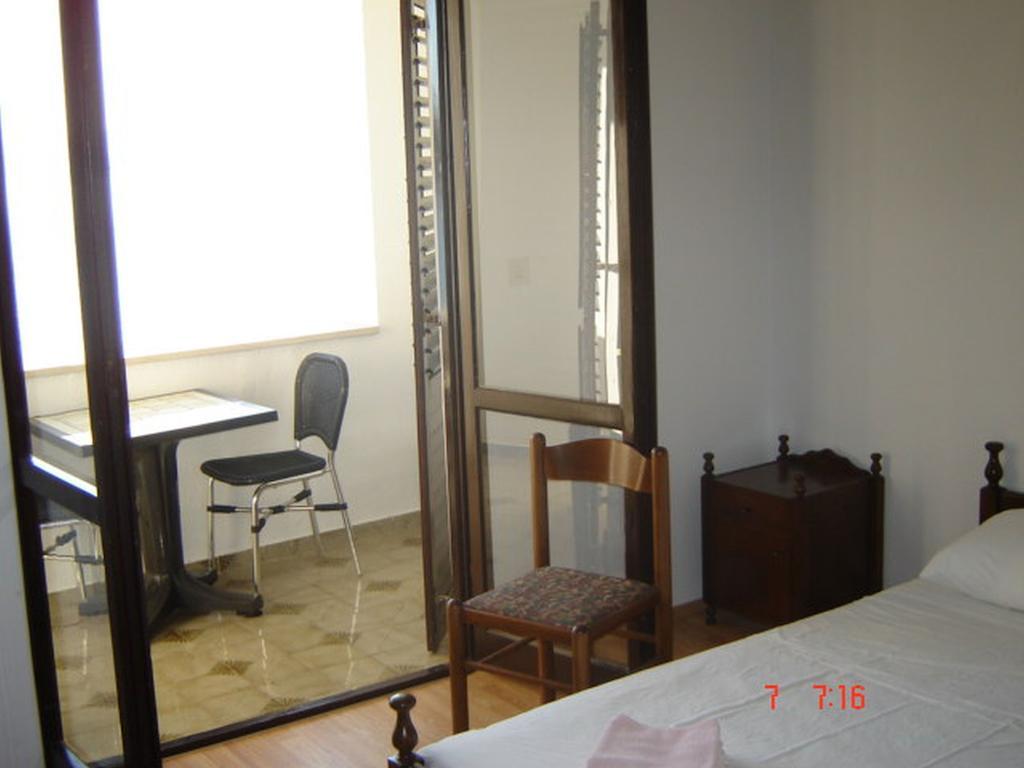 Apartments "Villa Mungos" Sobra Buitenkant foto